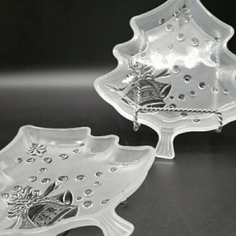Frosted Christmas Tree Plates Set of 2 Celebrations Crystal Clear Glass